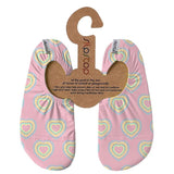 Chaussons d'eau antidérapant - Cœurs pastel sur fond rose  - Slipstop