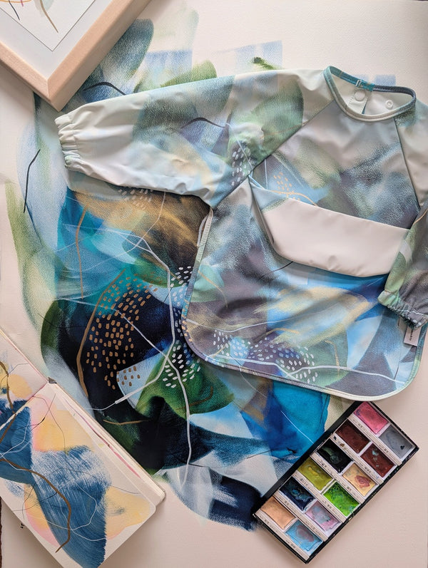 Bavoir à Manches Longues avec Pochette Intégrée, Bleu Boréal - Micasso & Co