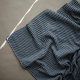 Couverture en tricot côtelé Smoke - Mushie
